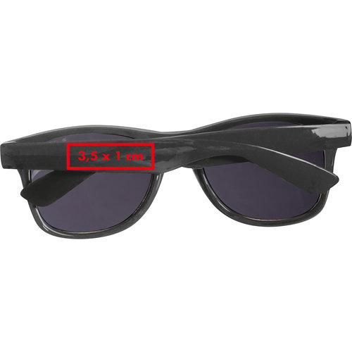 Dark RPET sunglasses in a classic design.