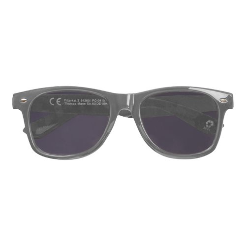 Silver-gray RPET sunglasses in a classic design.