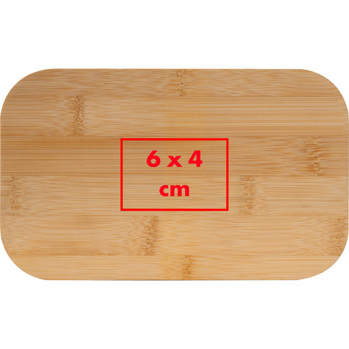 Light bamboo lunchbox with lid.